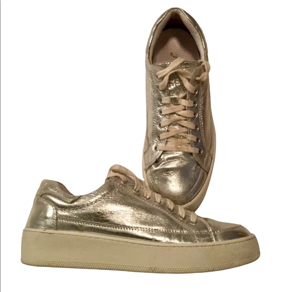 Adorable trainers from FREE PEOPLE. - Picture 1 of 5